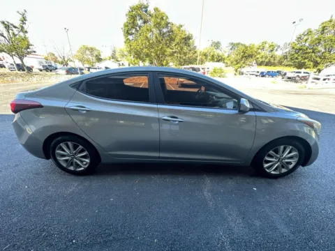 More photos of 2014 Hyundai Elantra SE Sedan 4D at Good Wheels, OH