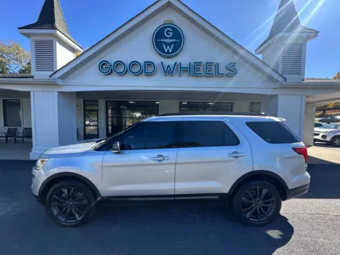 Silver 2018 Ford Explorer XLT Sport Utility 4D for sale in Liverpool, OH