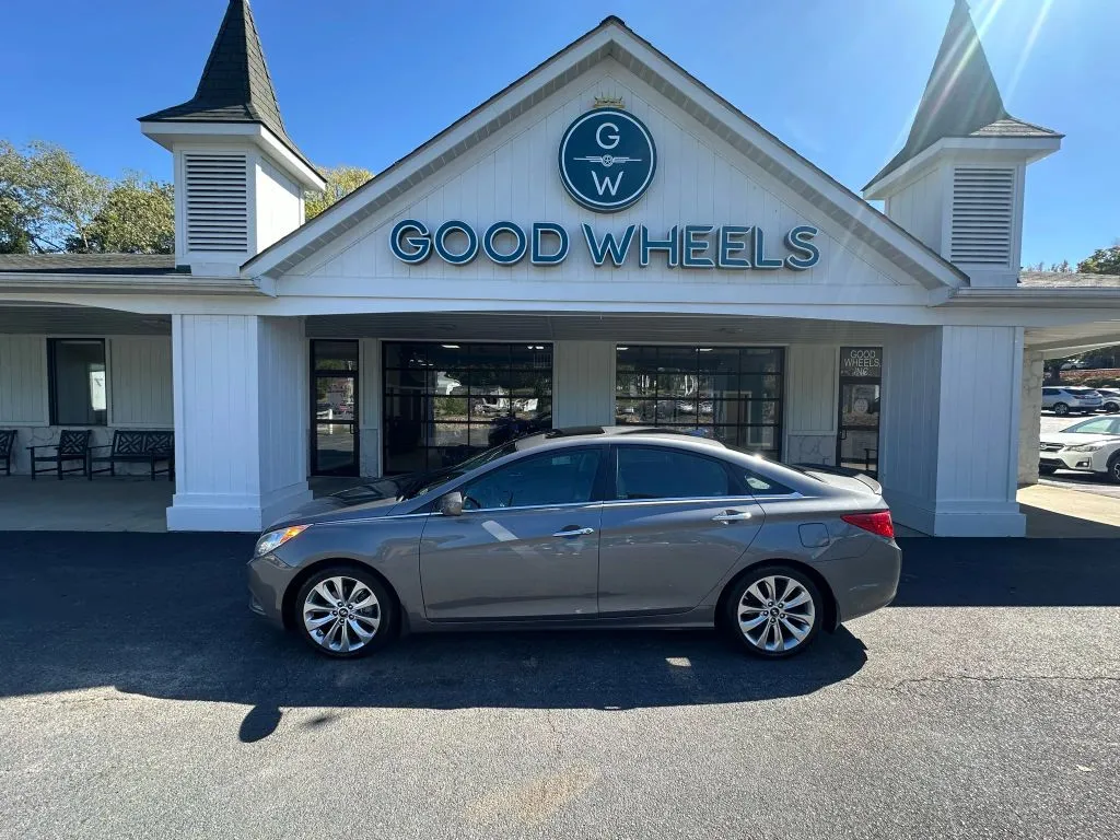 2013 Hyundai Sonata SE Sedan 4D for sale in Liverpool, OH