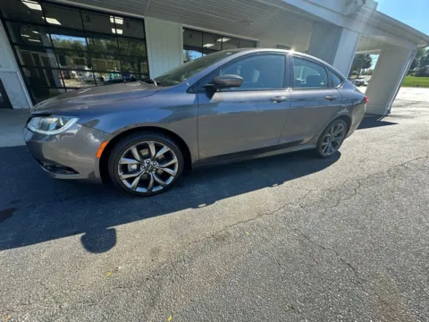 Photos of 2015 Chrysler 200 S Sedan 4D for sale in Liverpool, OH at Good Wheels
