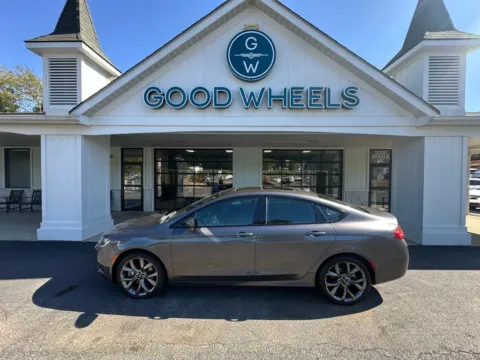 Gray 2015 Chrysler 200 S Sedan 4D for sale in Liverpool, OH