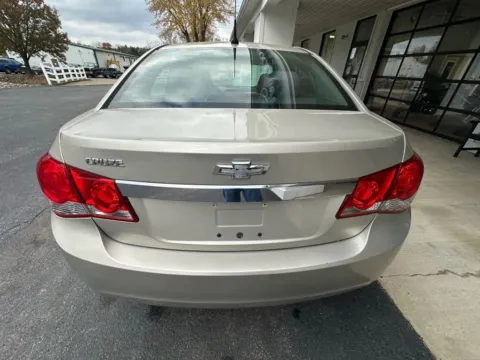 More photos of 2014 Chevrolet Cruze LS Sedan 4D at Good Wheels, OH