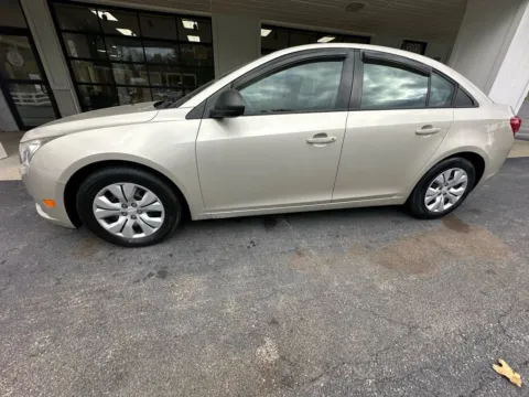 Photos of 2014 Chevrolet Cruze LS Sedan 4D for sale in Liverpool, OH at Good Wheels