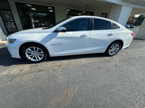 Photos of 2018 Chevrolet Malibu LT Sedan 4D for sale in Liverpool, OH at Good Wheels