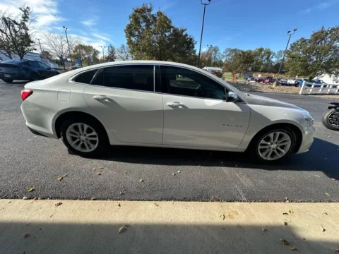 More photos of 2018 Chevrolet Malibu LT Sedan 4D at Good Wheels, OH