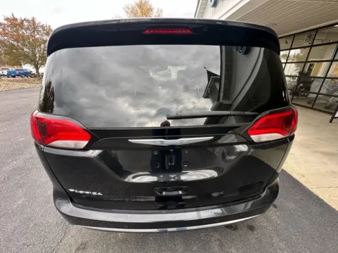 More photos of 2018 Chrysler Pacifica Touring L Plus Minivan 4D at Good Wheels, OH