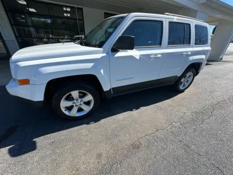 Photos of 2014 Jeep Patriot Latitude Sport Utility 4D for sale in Liverpool, OH at Good Wheels