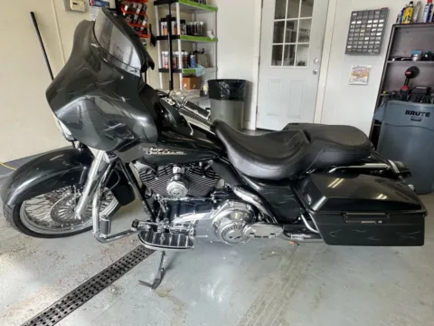 Gray 2007 HARLEY DAVIDSON FLHX STREET GLIDE for sale in Liverpool, OH