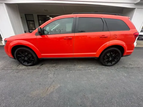 Photos of 2018 Dodge Journey SXT Sport Utility 4D for sale in Liverpool, OH at Good Wheels