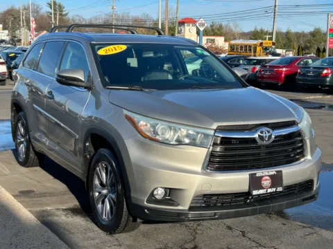 More photos of 2015 Toyota Highlander XLE V6 at Smart Buy Auto Sales, CT