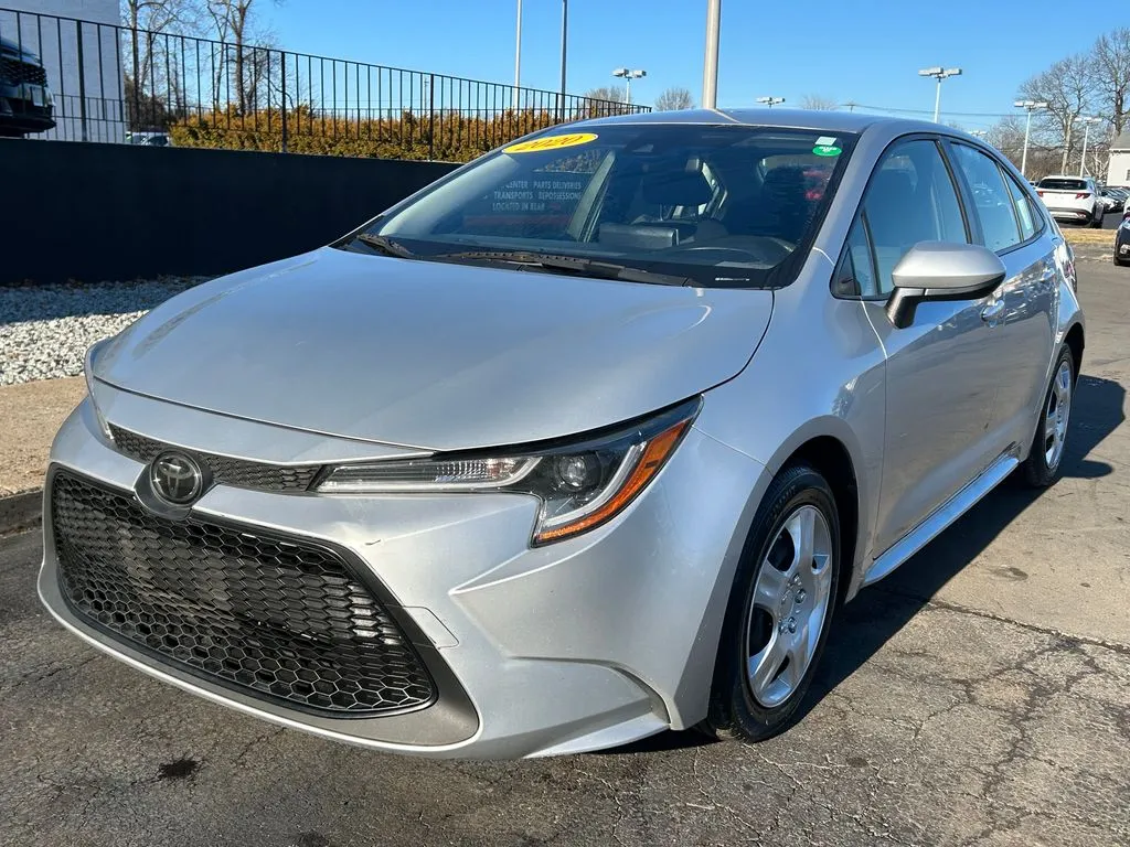 Silver 2020 Toyota Corolla LE for sale in Meriden, CT