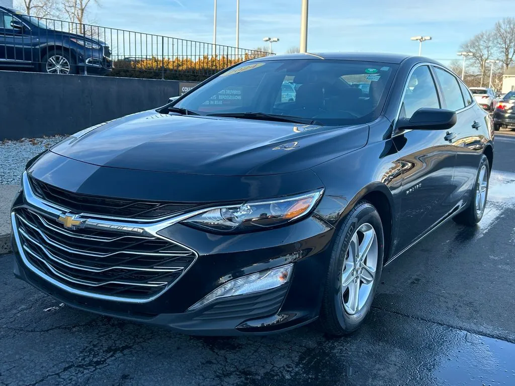 2024 Chevrolet Malibu 1LT's photo