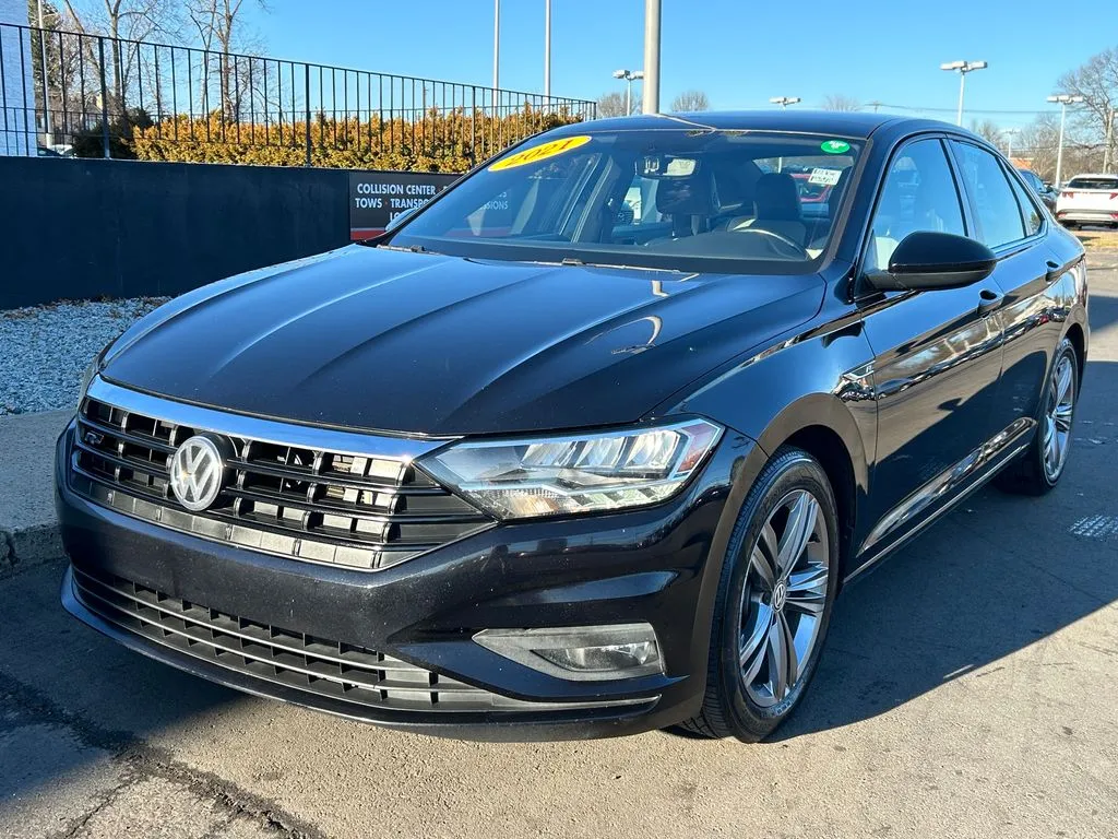 2021 Volkswagen Jetta R-Line's photo