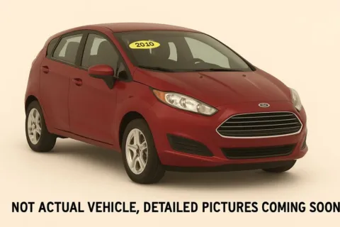 Red 2016 Ford Fiesta SE for sale in Meriden, CT