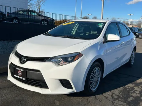 White 2014 Toyota Corolla LE for sale in Meriden, CT
