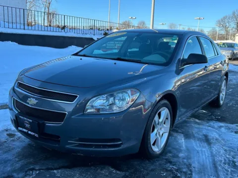 Gray 2009 Chevrolet Malibu LS for sale in Meriden, CT