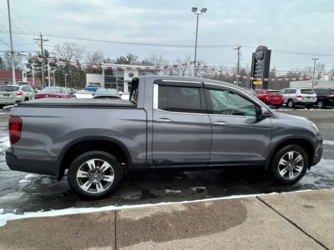 More photos of 2017 Honda Ridgeline RTL-E at Smart Buy Auto Sales, CT