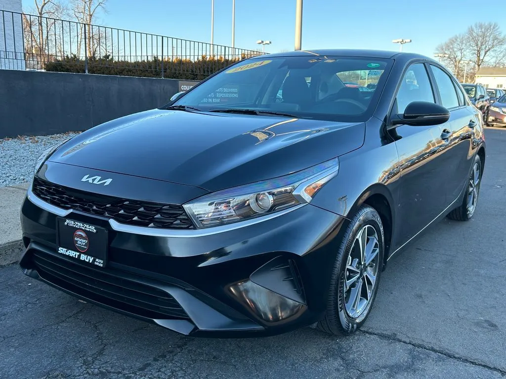 2024 Kia Forte LXS's photo