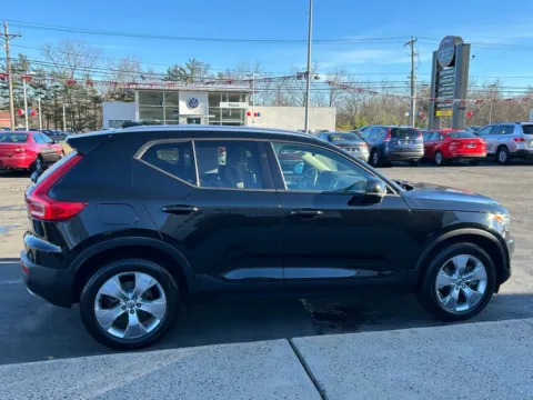 More photos of 2020 Volvo XC40 Momentum at Smart Buy Auto Sales, CT