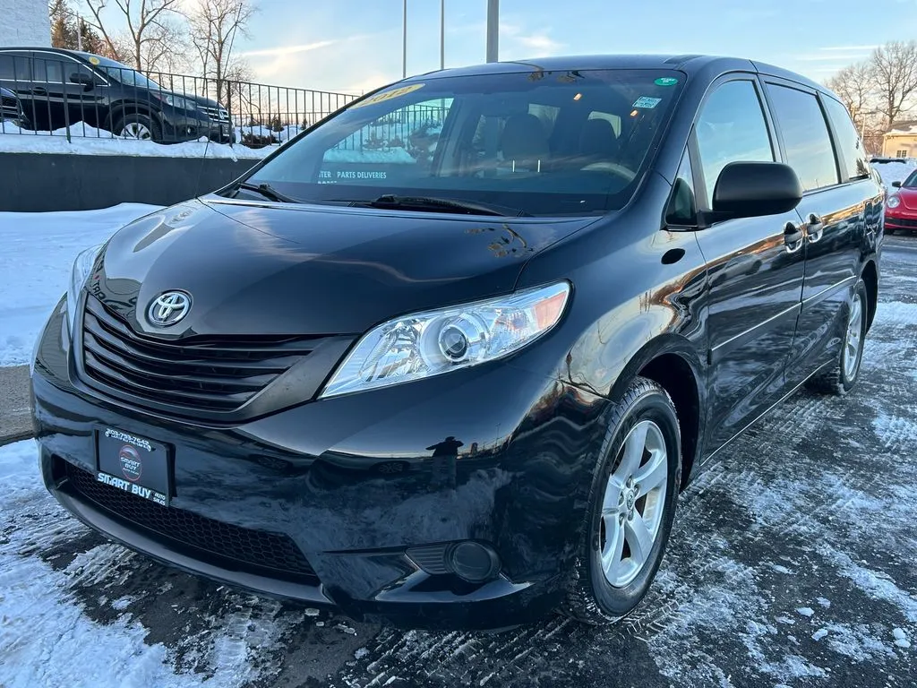 Black 2012 Toyota Sienna for sale in Meriden, CT