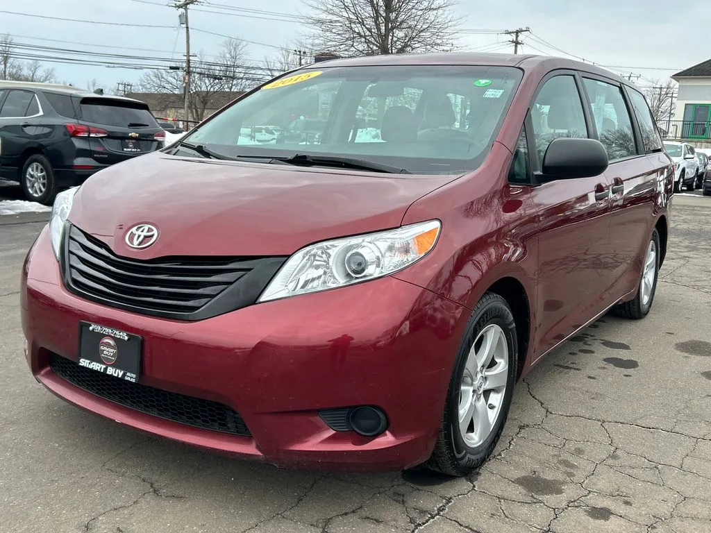 2015 Toyota Sienna L for sale in Meriden, CT