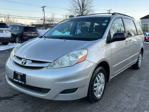 Silver 2006 Toyota Sienna CE for sale in Meriden, CT