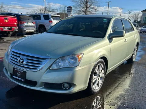 Silver 2009 Toyota Avalon Limited for sale in Meriden, CT