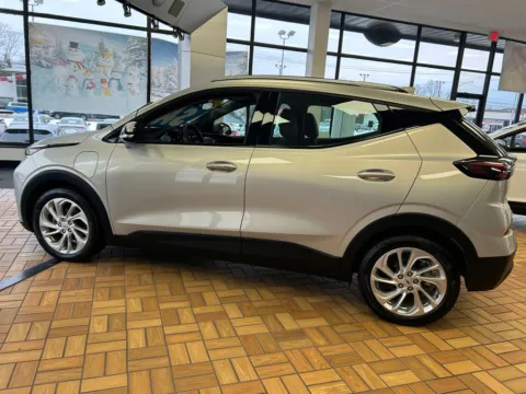 Photos of 2022 Chevrolet Bolt EUV LT for sale in Meriden, CT at Smart Buy Auto Sales