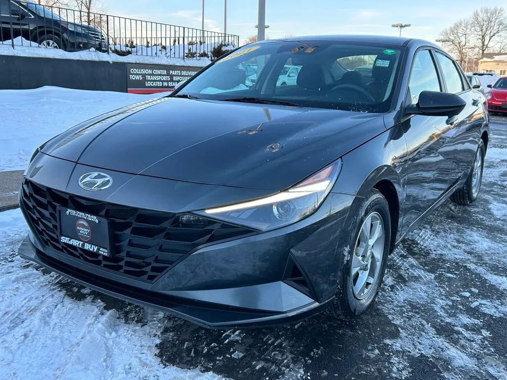 2021 Hyundai Elantra SE for sale in Meriden, CT