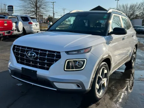 White 2023 Hyundai Venue Limited for sale in Meriden, CT