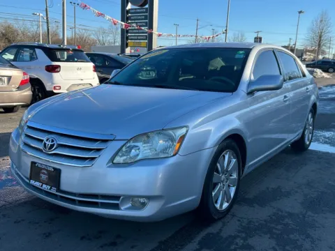 Black 2006 Toyota Avalon for sale in Meriden, CT