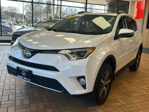 White 2018 Toyota RAV4 XLE for sale in Meriden, CT