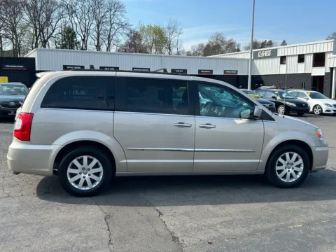 More photos of 2015 Chrysler Town & Country Touring at Smart Buy Auto Sales, CT