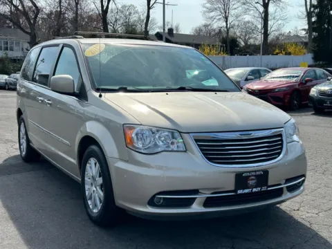 More photos of 2015 Chrysler Town & Country Touring at Smart Buy Auto Sales, CT
