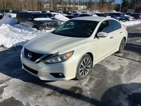 White 2016 Nissan Altima 2.5 SL for sale in Meriden, CT
