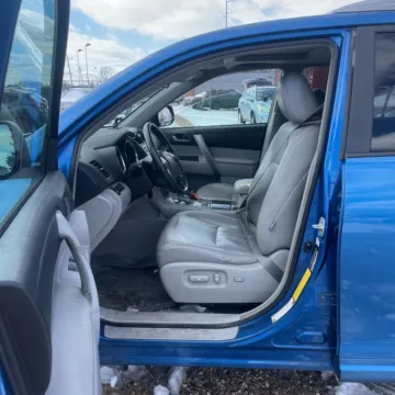 More photos of 2008 Toyota Highlander Sport at Smart Buy Auto Sales, CT