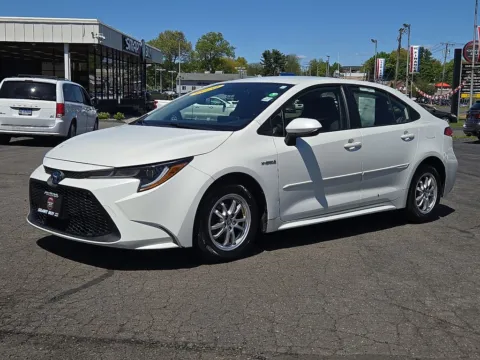 White 2020 Toyota Corolla Hybrid LE for sale in Meriden, CT