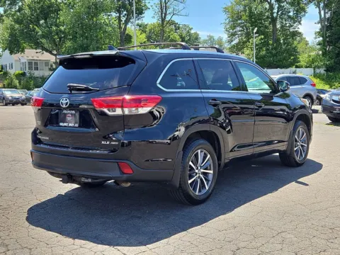 More photos of 2017 Toyota Highlander XLE at Smart Buy Auto Sales, CT