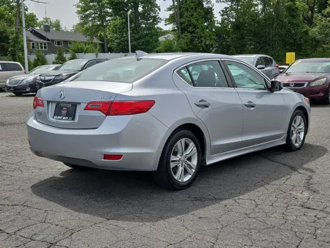 More photos of 2013 Acura ILX 2.0L at Smart Buy Auto Sales, CT