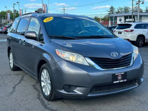 More photos of 2014 Toyota Sienna LE at Smart Buy Auto Sales, CT