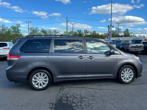 More photos of 2014 Toyota Sienna LE at Smart Buy Auto Sales, CT