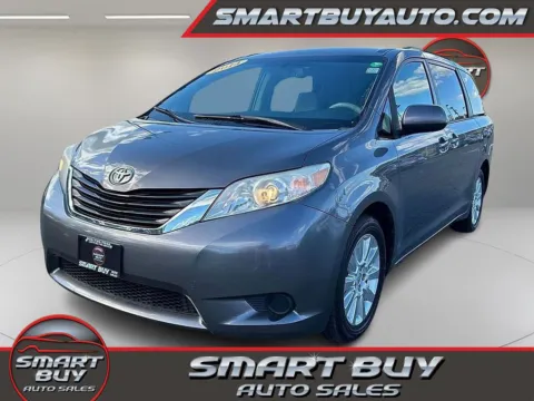 Gray 2014 Toyota Sienna LE for sale in Meriden, CT