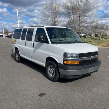 White 2018 Chevrolet Express 3500 LT for sale in Meriden, CT