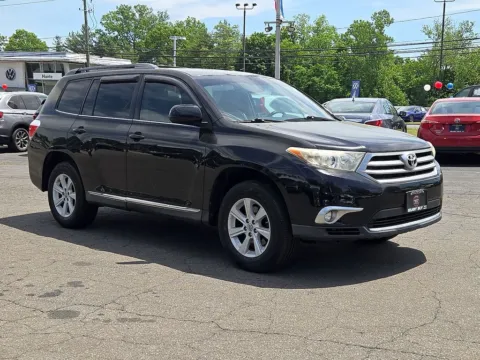 More photos of 2013 Toyota Highlander SE at Smart Buy Auto Sales, CT