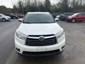 Photos of 2016 Toyota Highlander XLE V6 for sale in Meriden, CT at Smart Buy Auto Sales