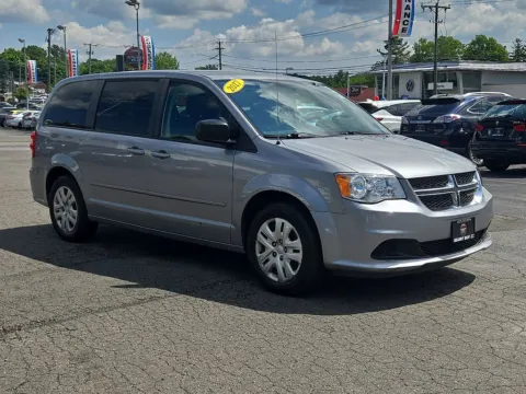 More photos of 2017 Dodge Grand Caravan SE at Smart Buy Auto Sales, CT