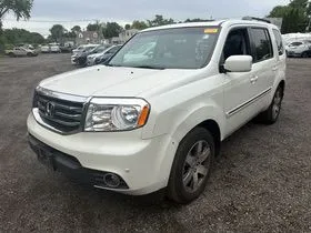 White 2015 Honda Pilot Touring for sale in Meriden, CT