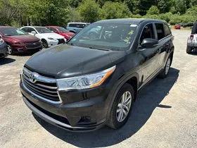Black 2014 Toyota Highlander LE V6 for sale in Meriden, CT
