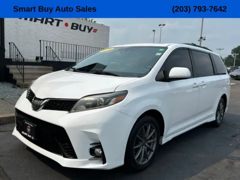 White 2019 Toyota Sienna SE for sale in Meriden, CT