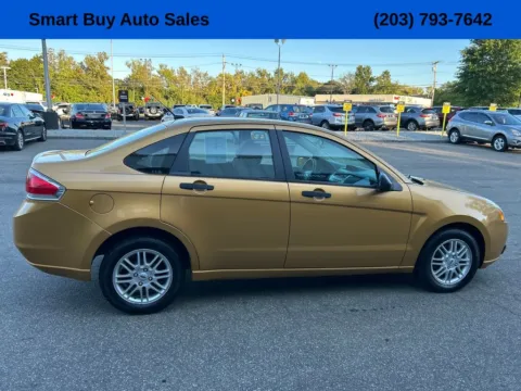 More photos of 2009 Ford Focus SE at Smart Buy Auto Sales, CT